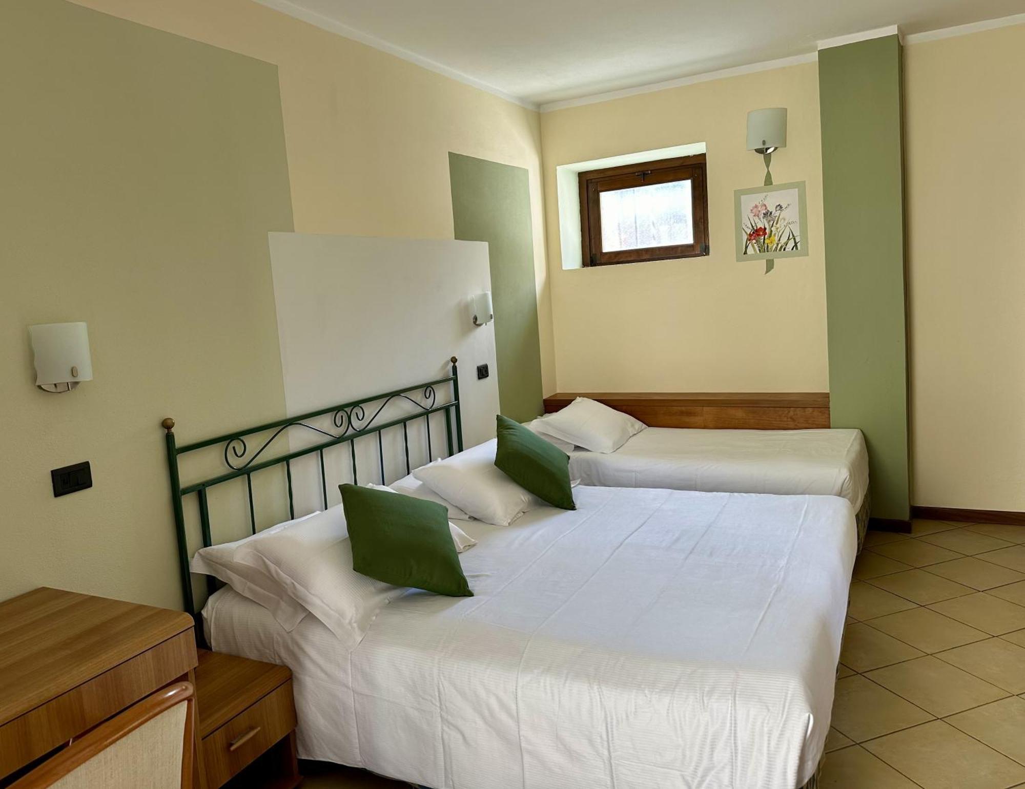 Dependance Pesce d'Oro Hotel Verbania Bagian luar foto