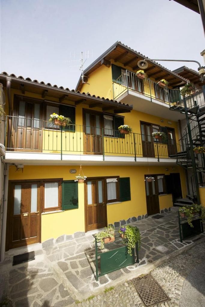 Dependance Pesce d'Oro Hotel Verbania Bagian luar foto