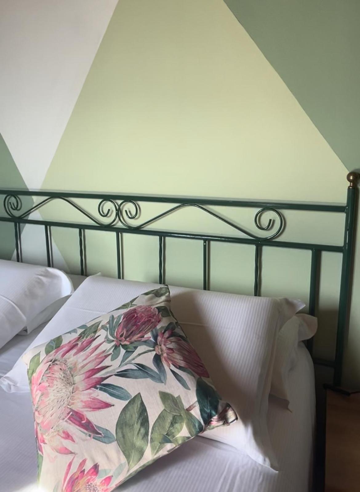 Dependance Pesce d'Oro Hotel Verbania Bagian luar foto