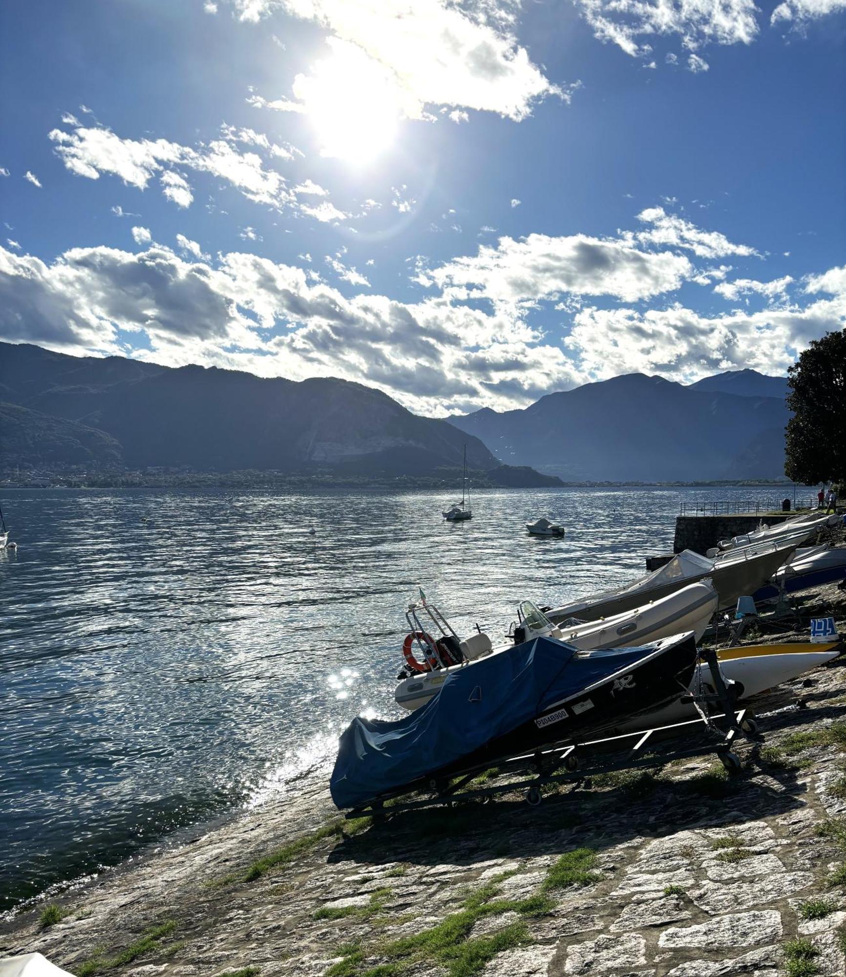 Dependance Pesce d'Oro Hotel Verbania Bagian luar foto