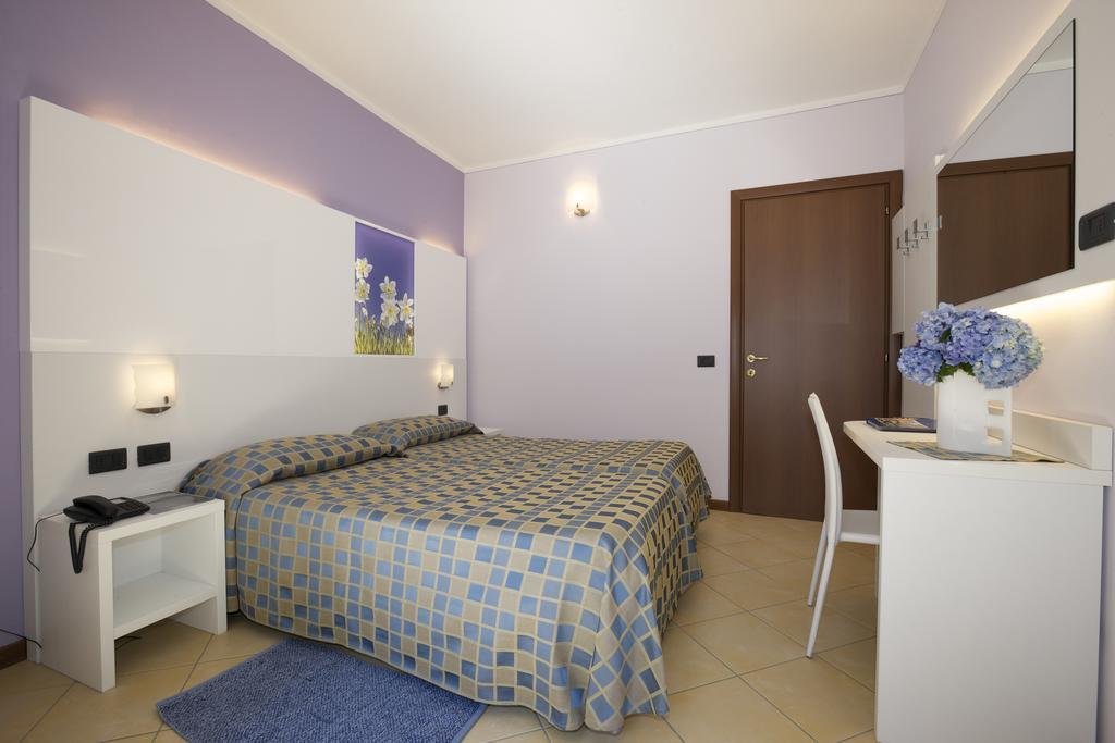 Dependance Pesce d'Oro Hotel Verbania Ruang foto